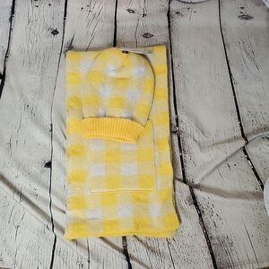 BP Yellow/White Checkered Pocket Scarf and Hat Set NWT